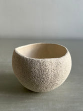 Load image into Gallery viewer, Bowl 5357