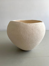 Load image into Gallery viewer, Bowl 7130