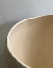 Load image into Gallery viewer, Bowl 7130