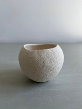 Load image into Gallery viewer, Bowl 7334