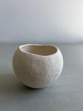 Load image into Gallery viewer, Bowl 7334